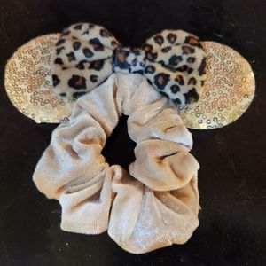 Never Worn - Mouse Ears Scrunchie - leopard pattern bow.